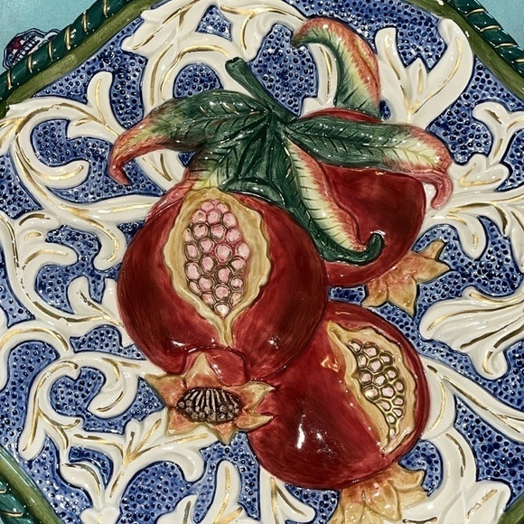 Fitz and Floyd Classic’s Handcrafted Pomegranates 3D Decor Plate - Picture 2 of 4